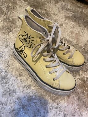 Yellow High-Top Women's Peanuts shoes